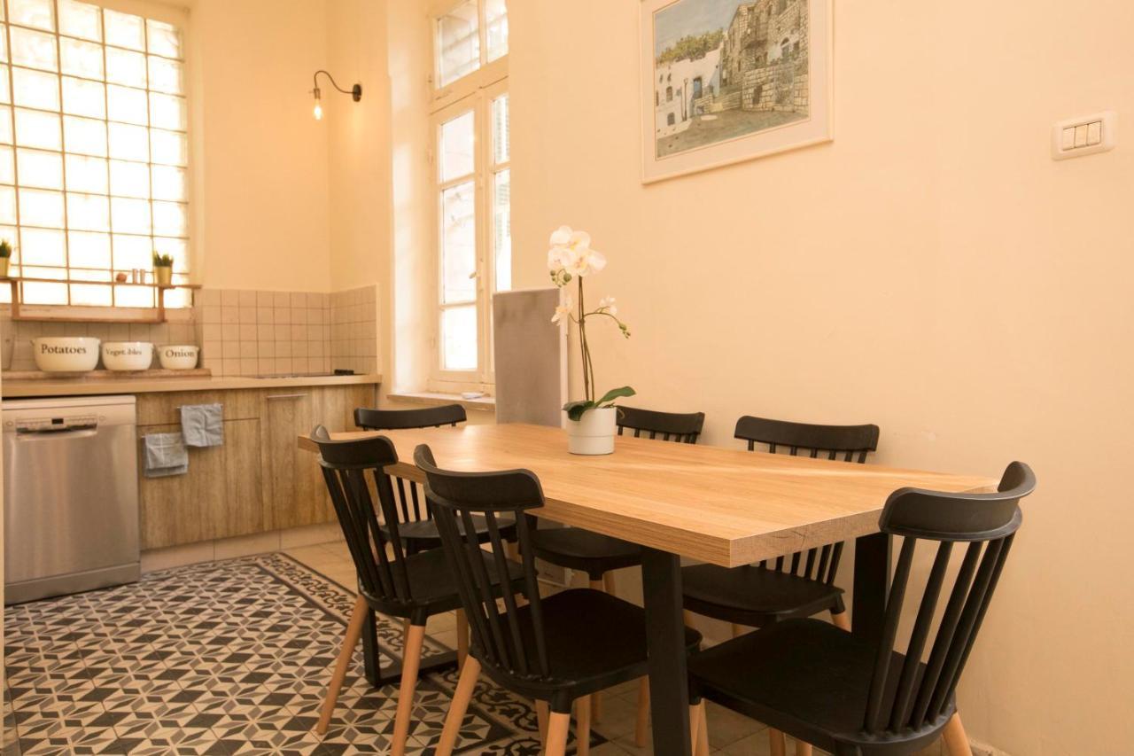 Historic 4-Bedroom Gem With Private Garden, Steps From Old City & Mamila Complex Jeruzsálem Kültér fotó