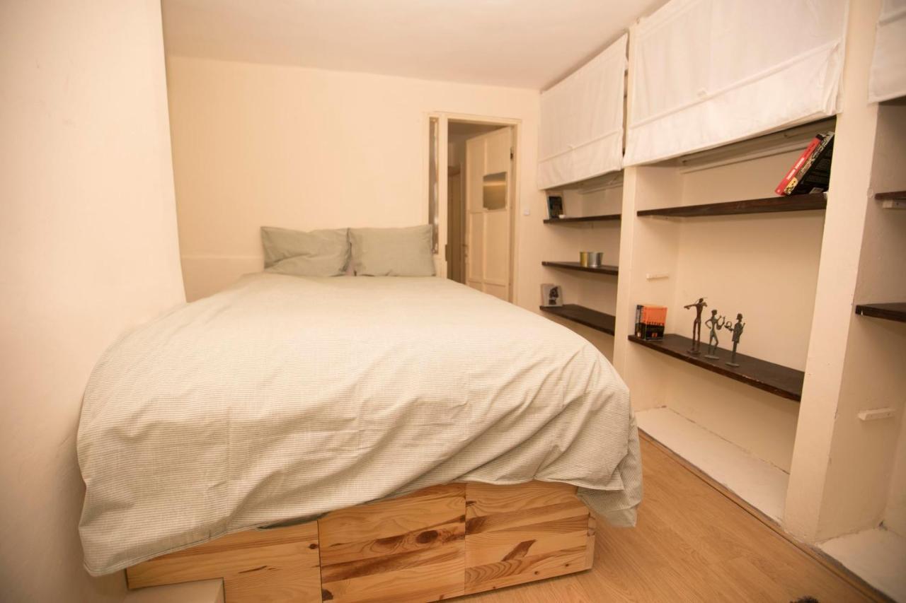 Historic 4-Bedroom Gem With Private Garden, Steps From Old City & Mamila Complex Jeruzsálem Kültér fotó